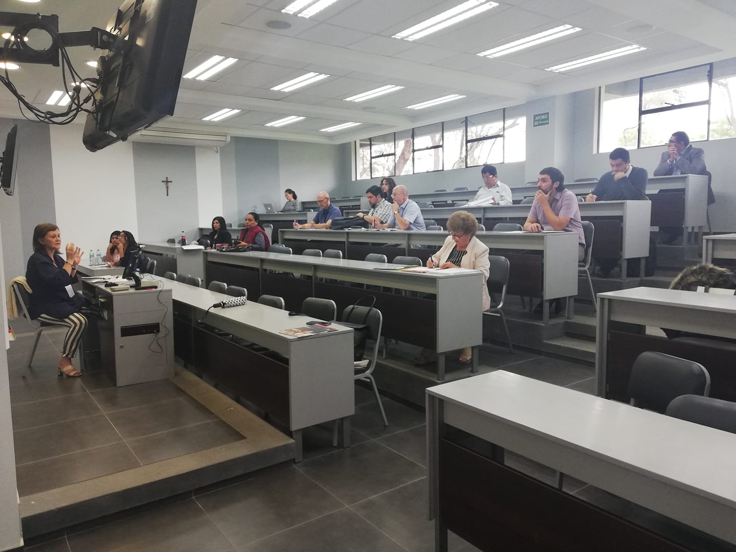 Mesa 1. Circuitos mercantiles, comercio y comerciantes en América del Siglo XVII-XIX