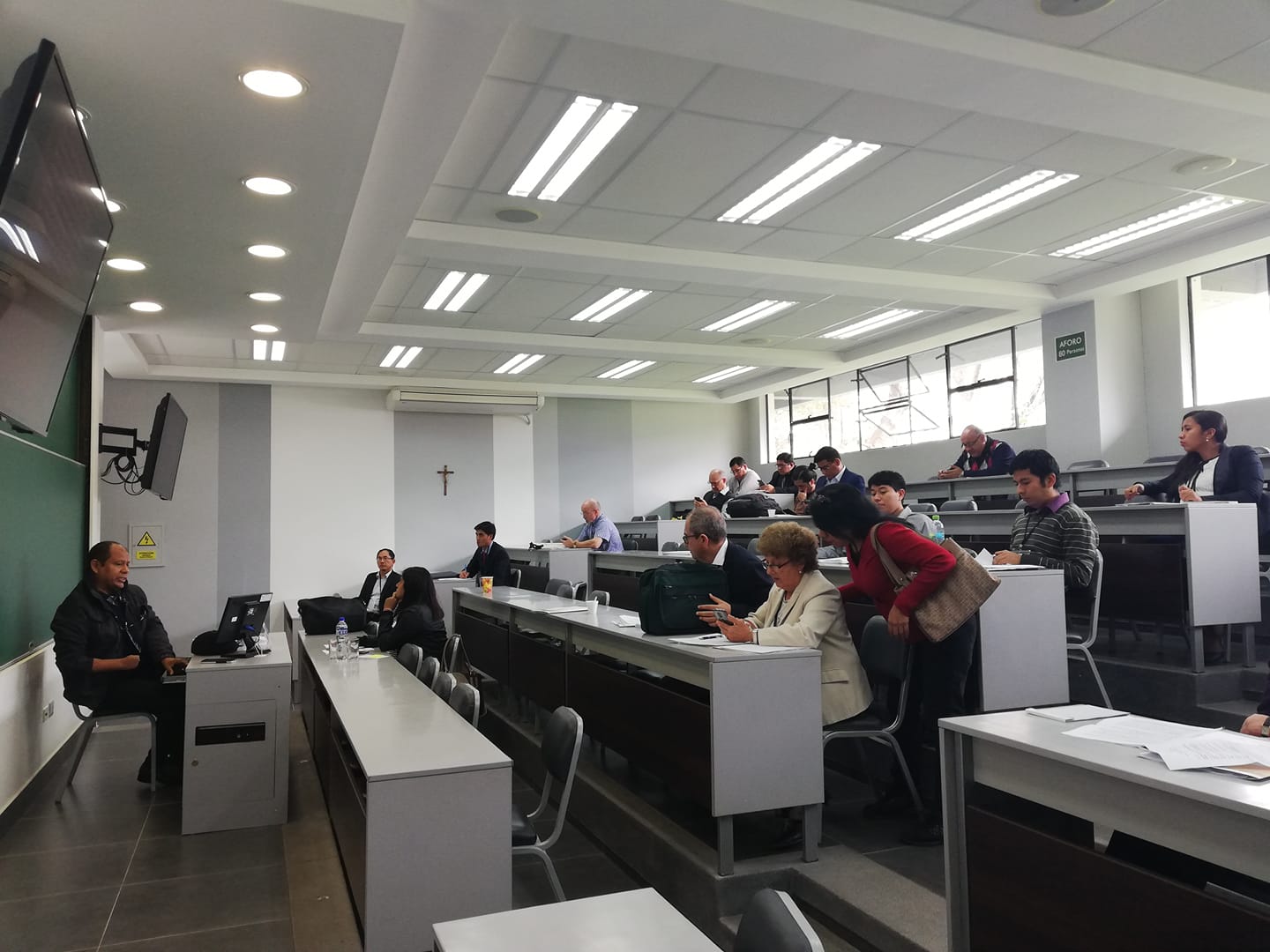 Mesa 8. Hacienda, Comercio y Fiscalidad.